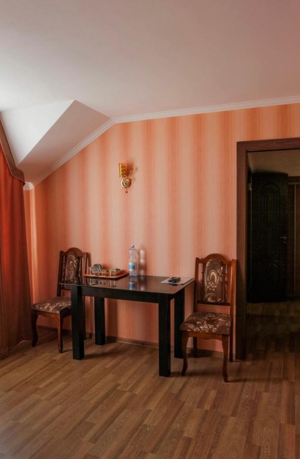 Гостинний Маєток Otel Myla Dış mekan fotoğraf